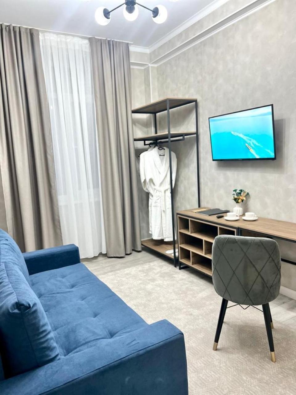 Urban Hotel Бишкек Экстерьер фото