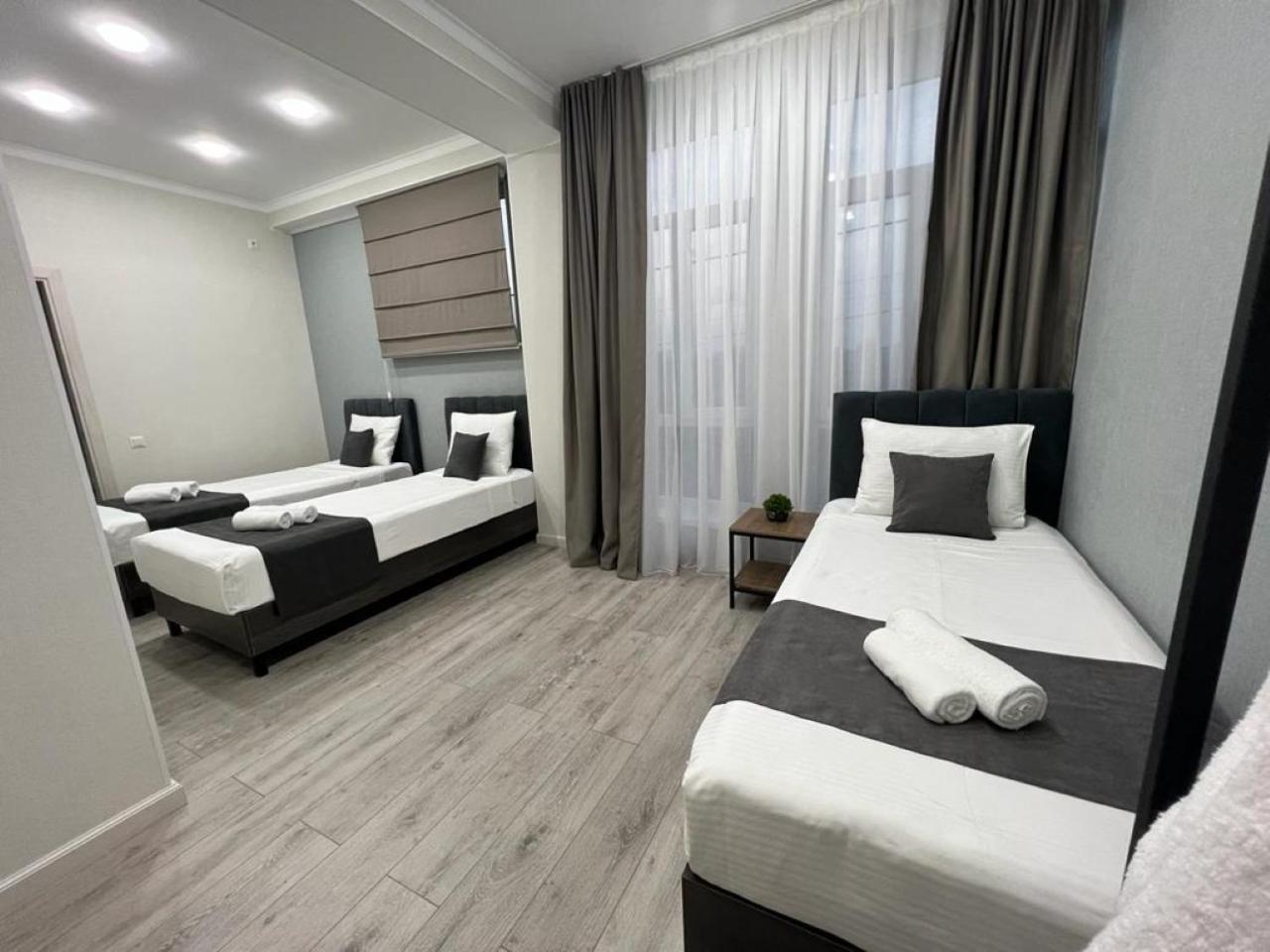 Urban Hotel Бишкек Экстерьер фото